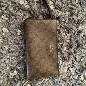 #SOLD Coach wristlet wallet.